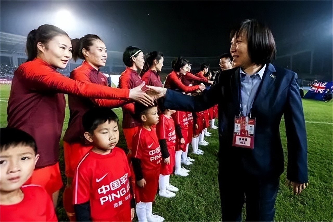 铿锵玫瑰孙雯：带伤书写女足辉煌，退役后担任中国足协副主席