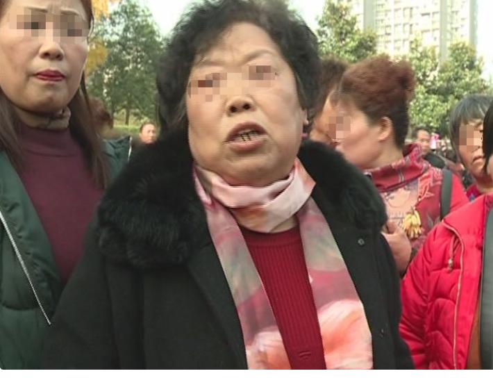 加装电梯发生的事,加装电梯就是一场闹剧