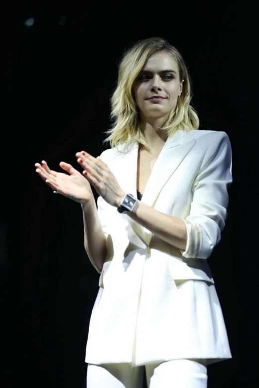 男表女戴哪款上手效果最好,卡地亚cartier伦敦系列男士腕表