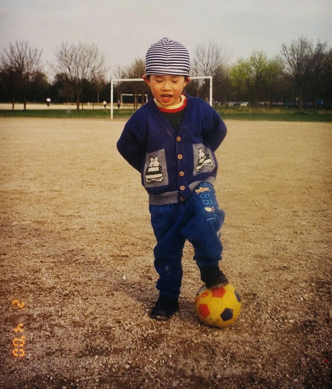 8岁学钢琴会不会太晚,八岁学琴还来得及吗