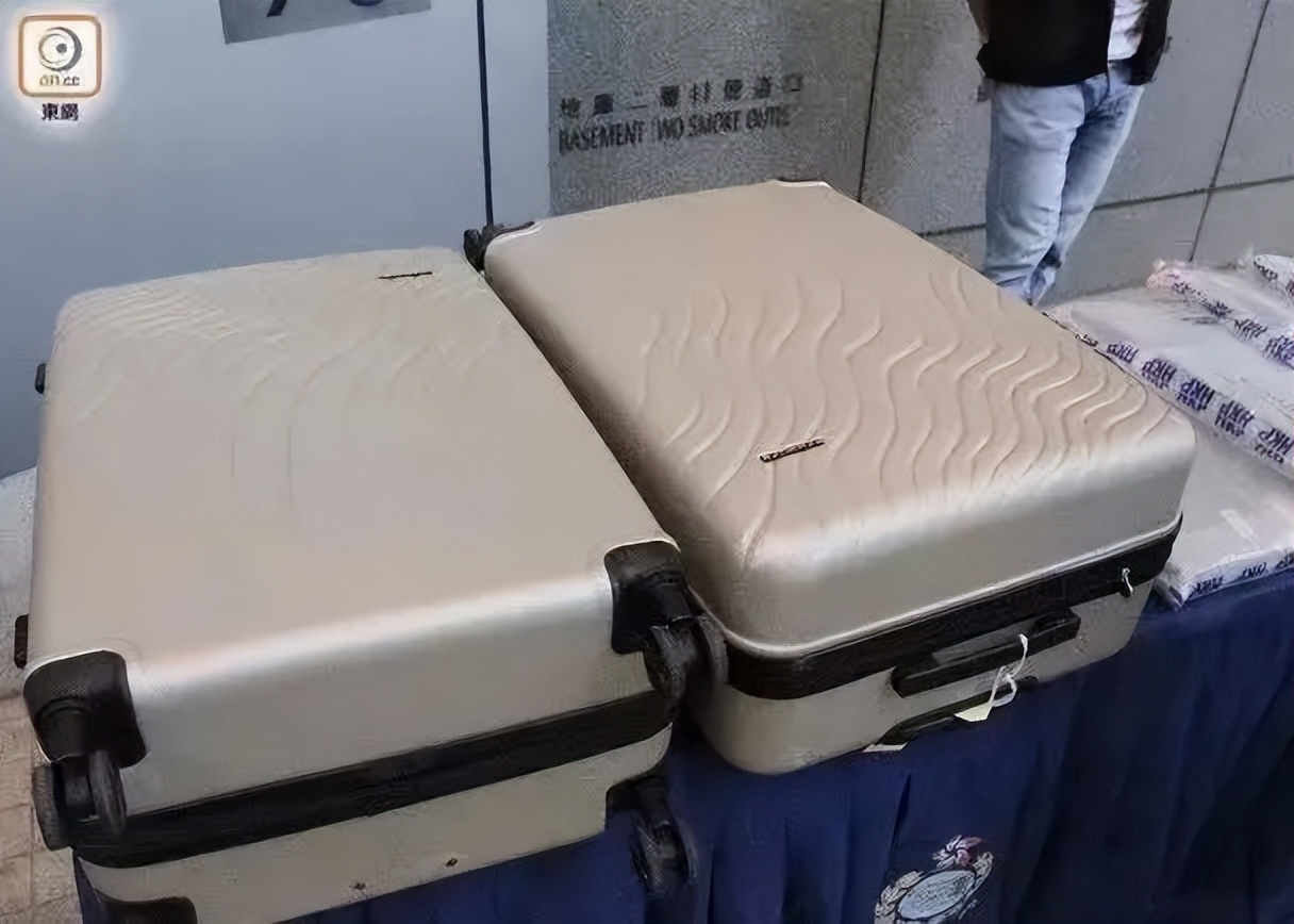 华人夫妇回加拿大当场被罚10万,华人夫妇被抓