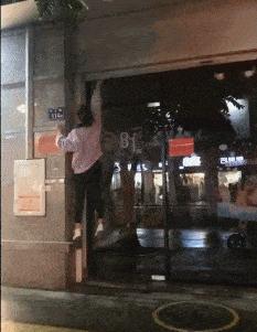 妹子穿皮裤,女生的皮裤