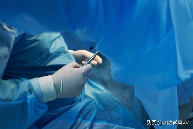 活检第二天，自己取纱布没取出来，医生也没取出来，纱布去哪了？