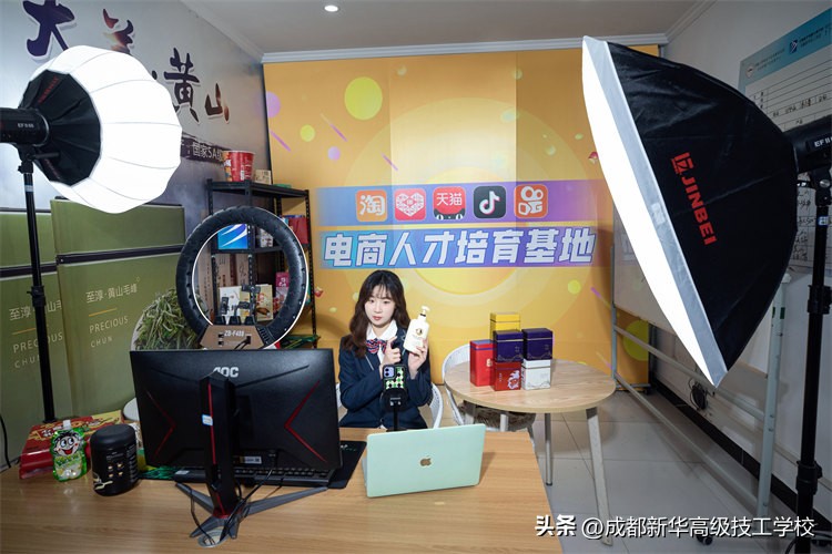 都说就业难！为何成都新华毕业学子却就业无忧？