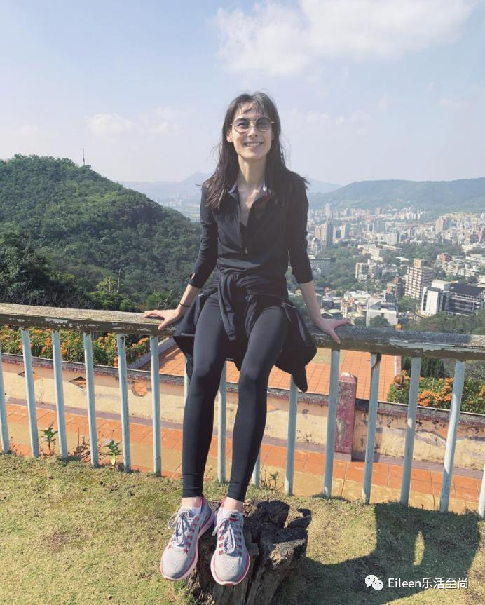 住前任20亿豪宅？拿了第一豪门天价分手费，她怎么还过成这样？