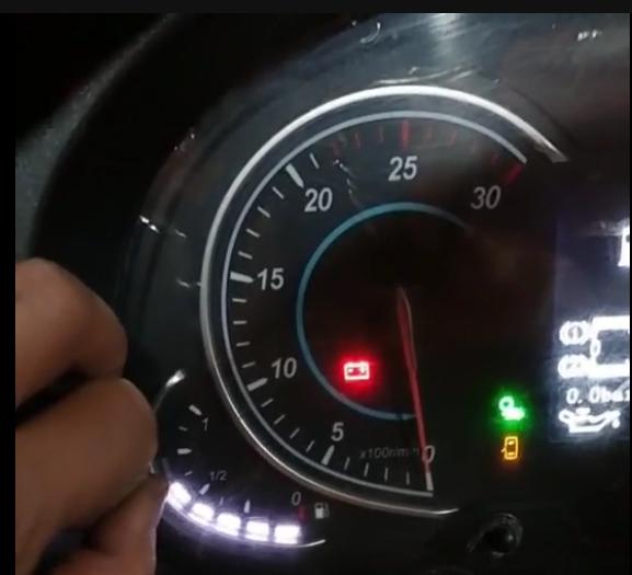 汽车启动打齿什么原因,汽车打不着火马达空转怎么回事