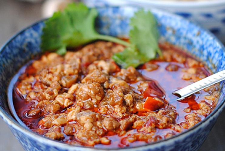 天冷做面条的方法和技巧,冬天面条的神仙吃法酸辣拌面