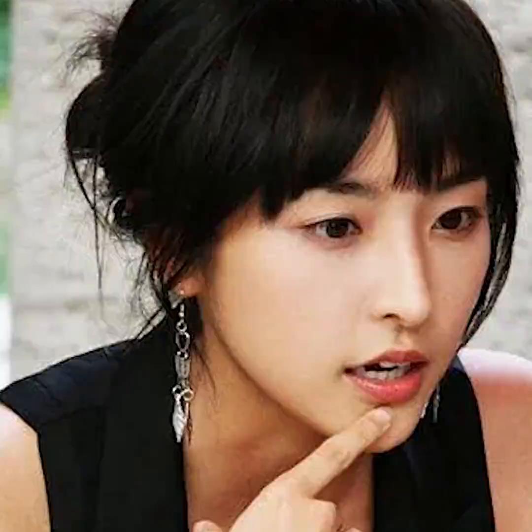 这个女人用耳朵看东西#上热门