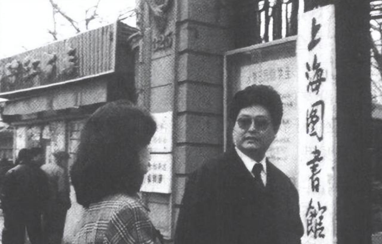 1988年，杨怀定看报纸发现秘密，用2万存款买*国卖**库券一年赚百万