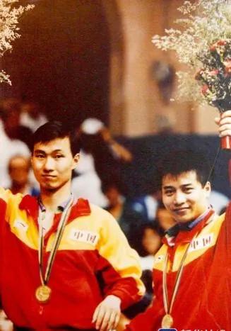 马龙夺冠时张继科和许昕的反应,中国乒乓球马龙和许昕谁强