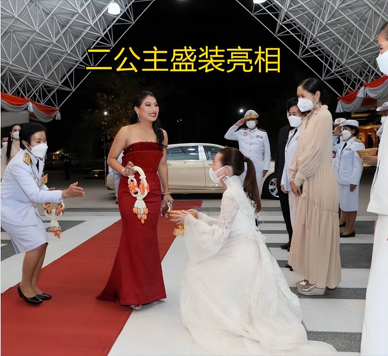 泰王屈膝礼,苏提达生日庆典