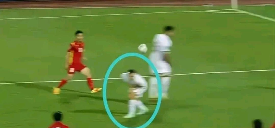 大猛料！媒体人曝男足输越南有猫腻，公开质疑有人可能踢假球