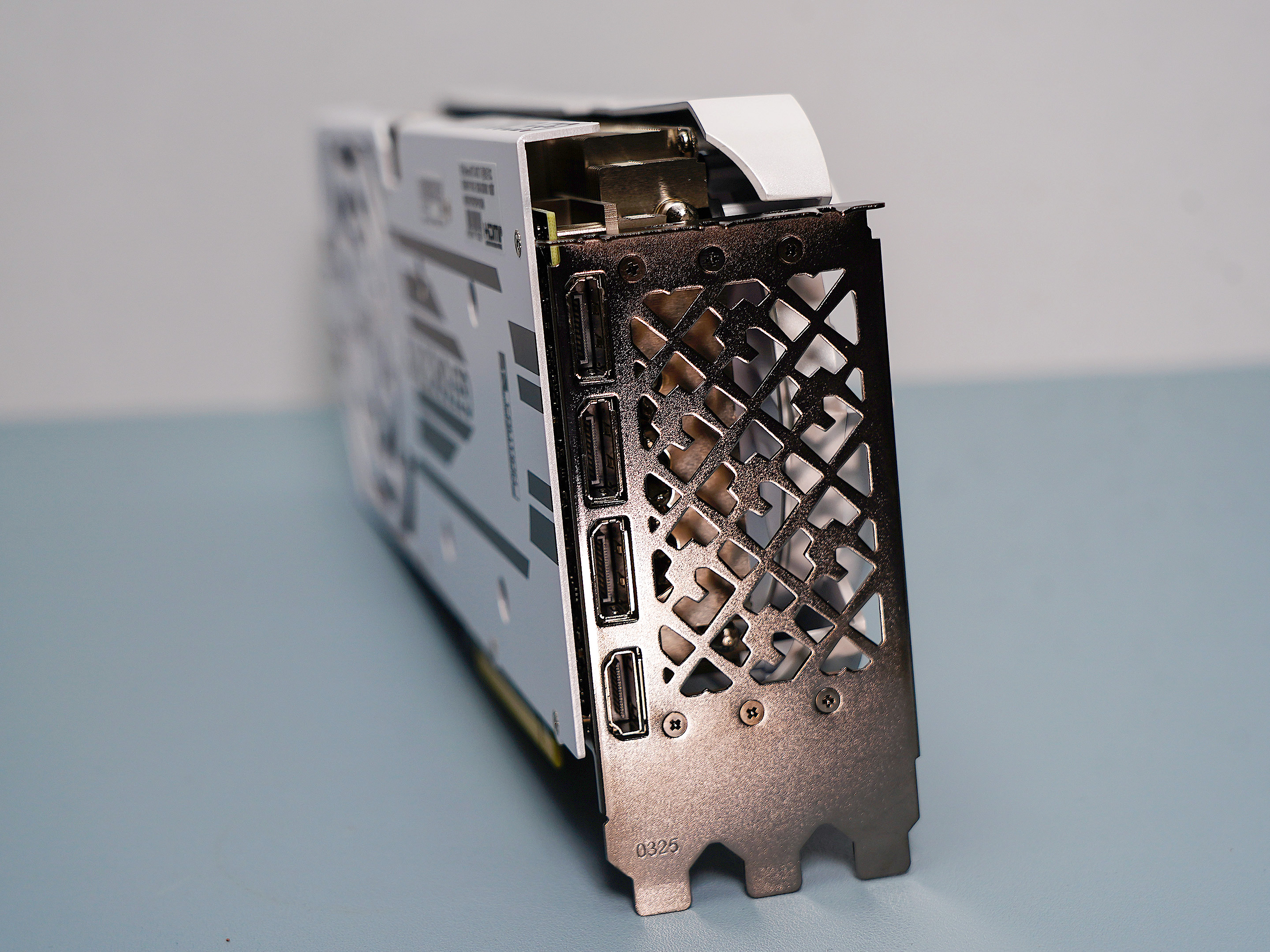 最新装机方式：背插式体验，I7+B760+RTX4070Ti攒台白白的主机