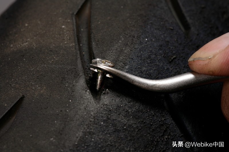 摩托爆胎维修,摩托车爆胎需要什么设备