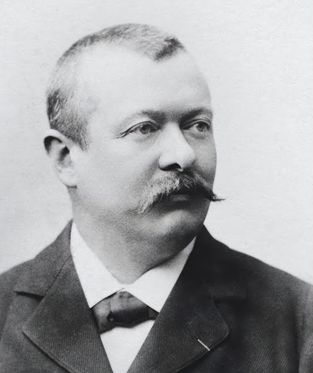 路易威登拉杆箱品牌设计,路易威登行李箱测评