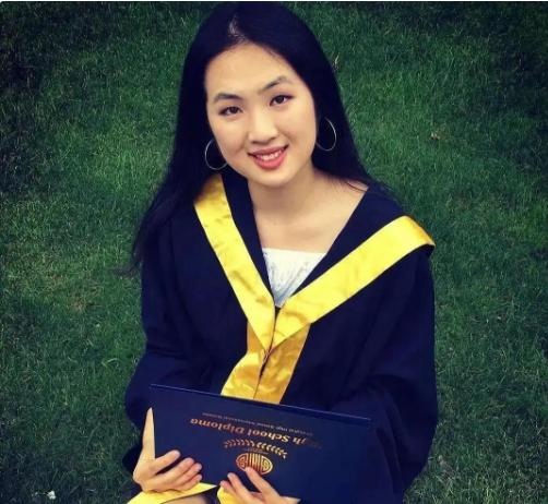 嫁入豪门从不炫富的三位女明星,娱乐圈钻戒最豪华的女明星