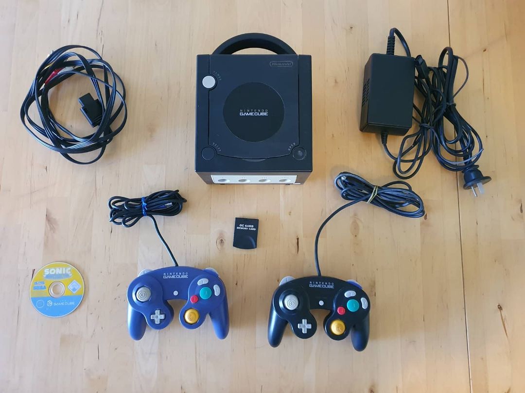 小哥为省钱在悉尼捡垃圾，年赚2万澳币，名包手机电脑随地捡？