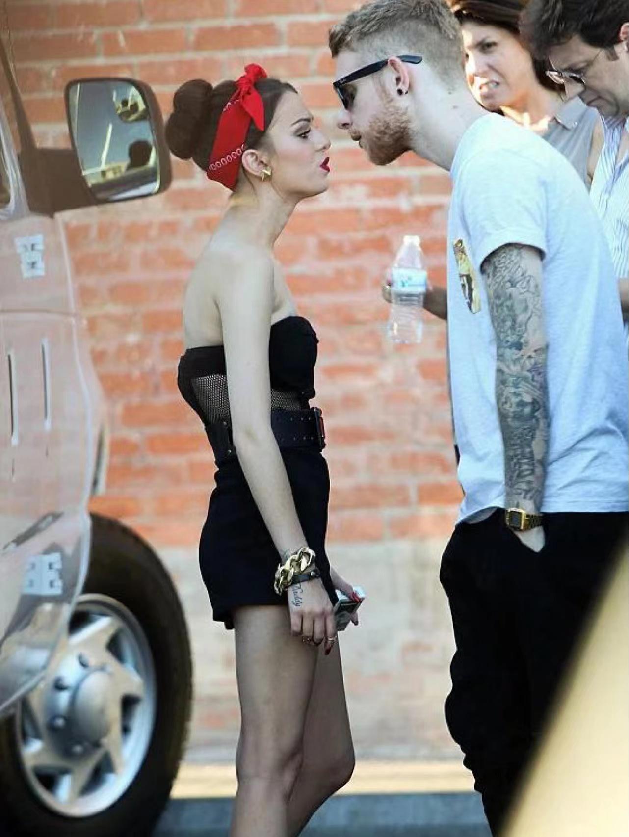 如何让自己的体态变好看,如何打造一副完美体态