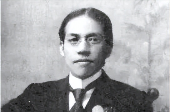 在这座“万年老二”的城市里，只有精神，没有内耗