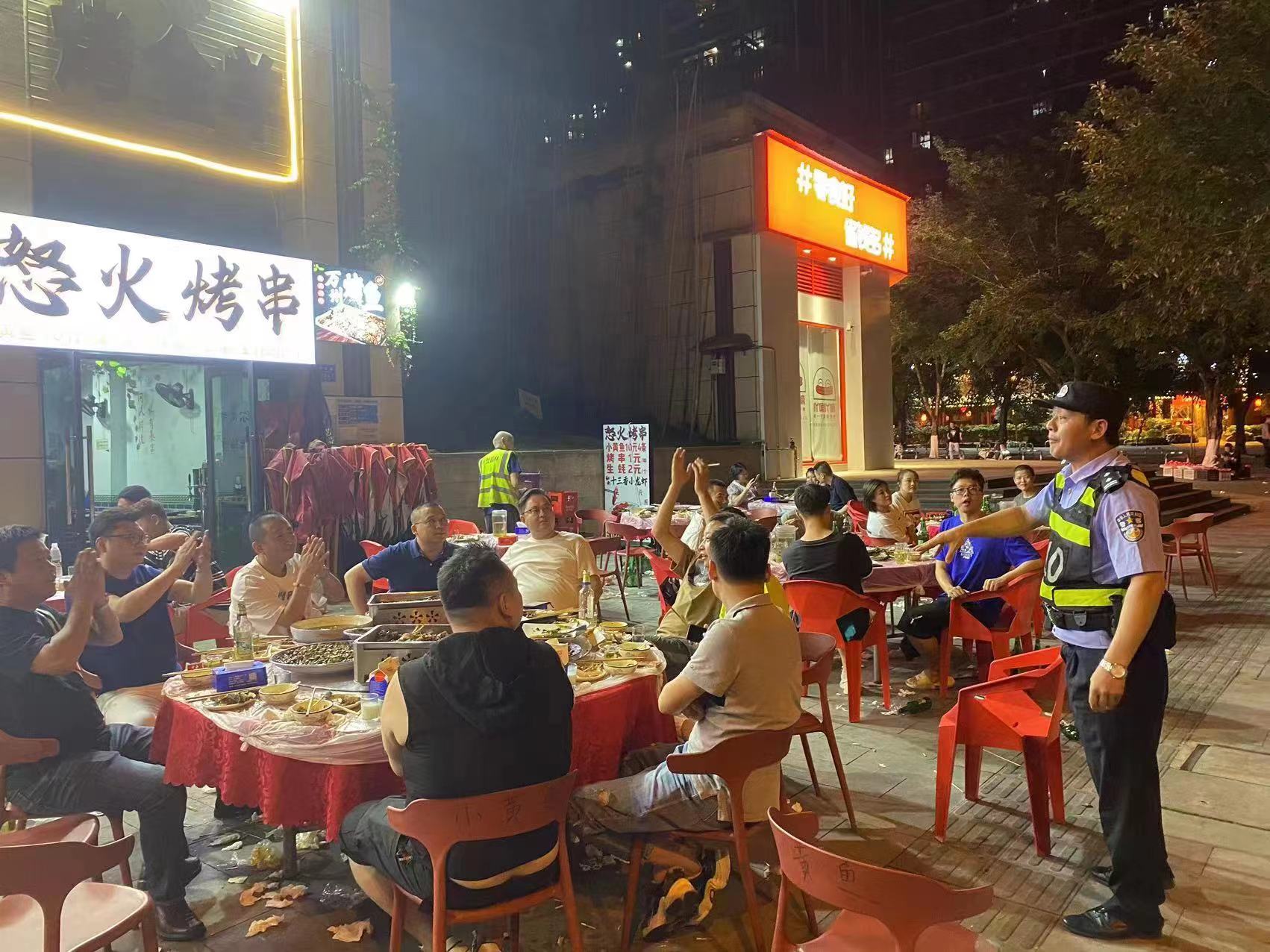 高考期间社区民警静音行动,高考期间安排警力提醒降噪