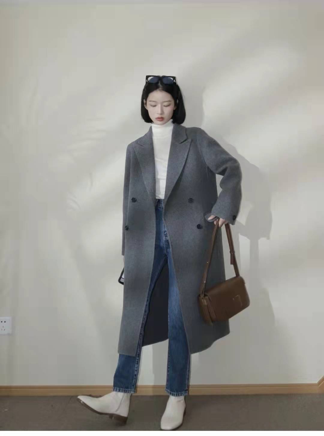 女式大衣什么颜色好看,黑色大衣配什么颜色围巾好看