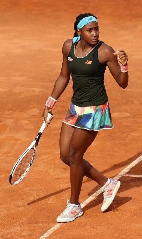 狼姐夏奇拉和碧昂丝,夏奇拉和狼姐图片