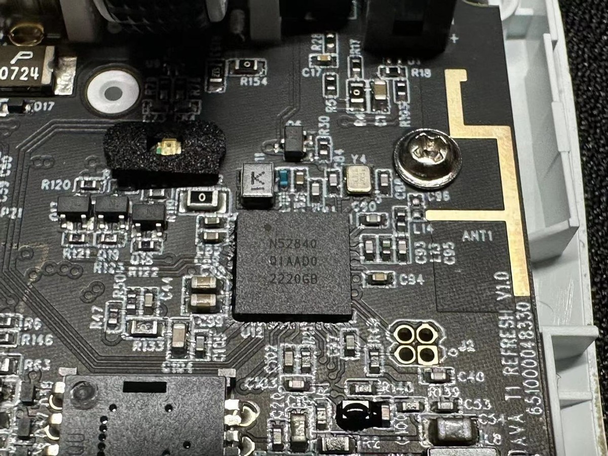 来自顶级大厂的压力,599!PAW3950——雷蛇毒蝰V2PRO