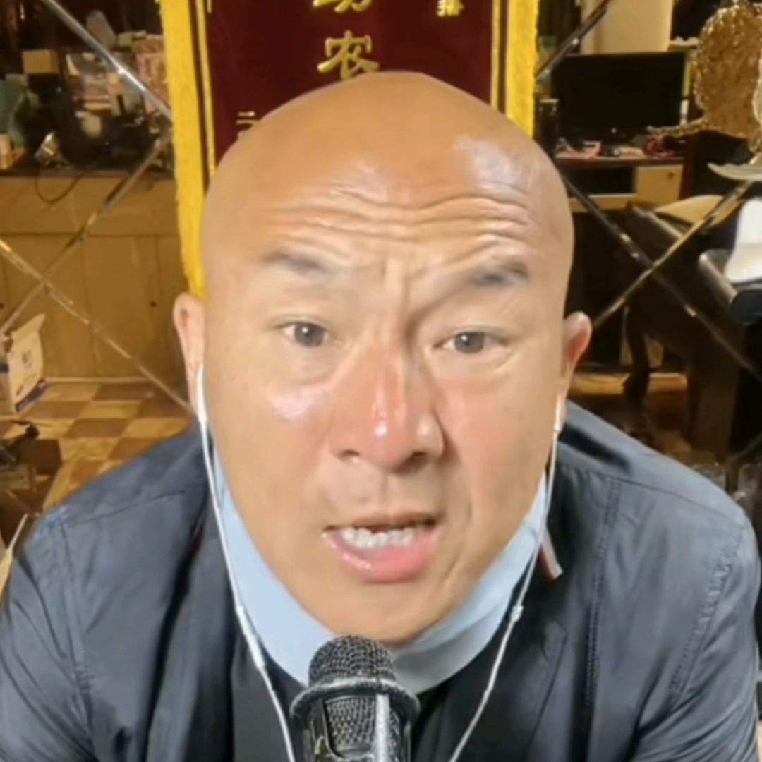 是看纪录片好还是看历史书好,欣赏纪录片还是观赏纪录片