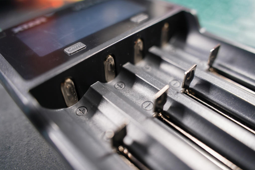 xtarvc4充电器评测,xtarvc4plus智能电池充电器拆解