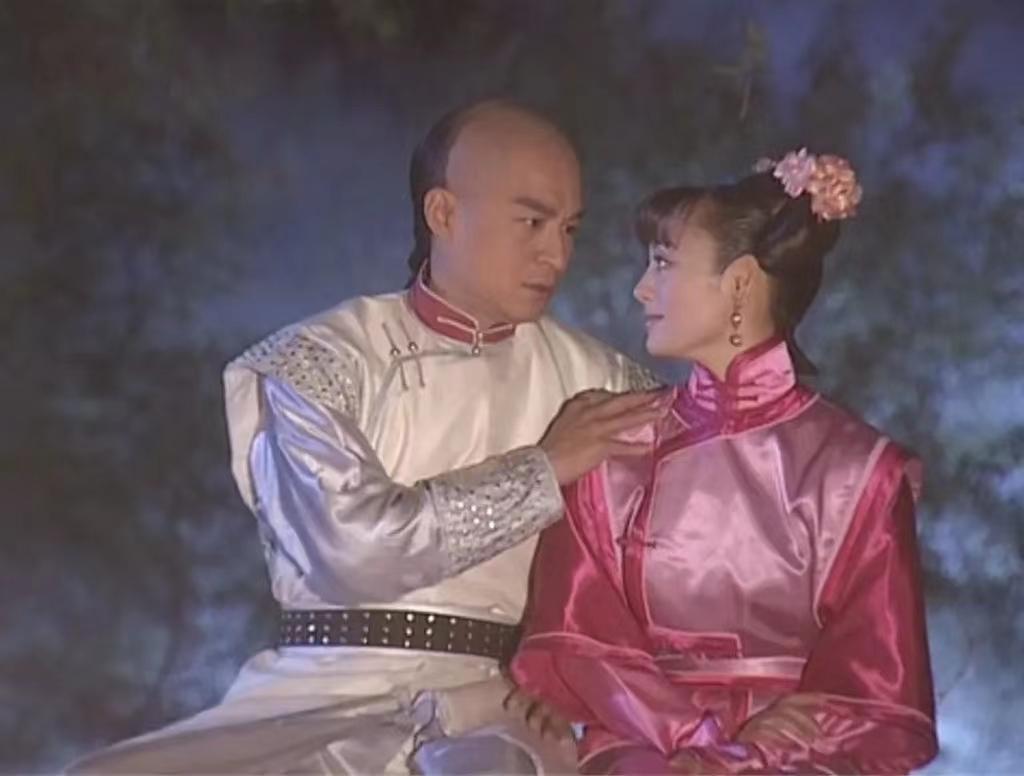 孝庄秘史大玉儿帮皇太极批奏折,孝庄秘史姑姑让大玉儿嫁给皇太极