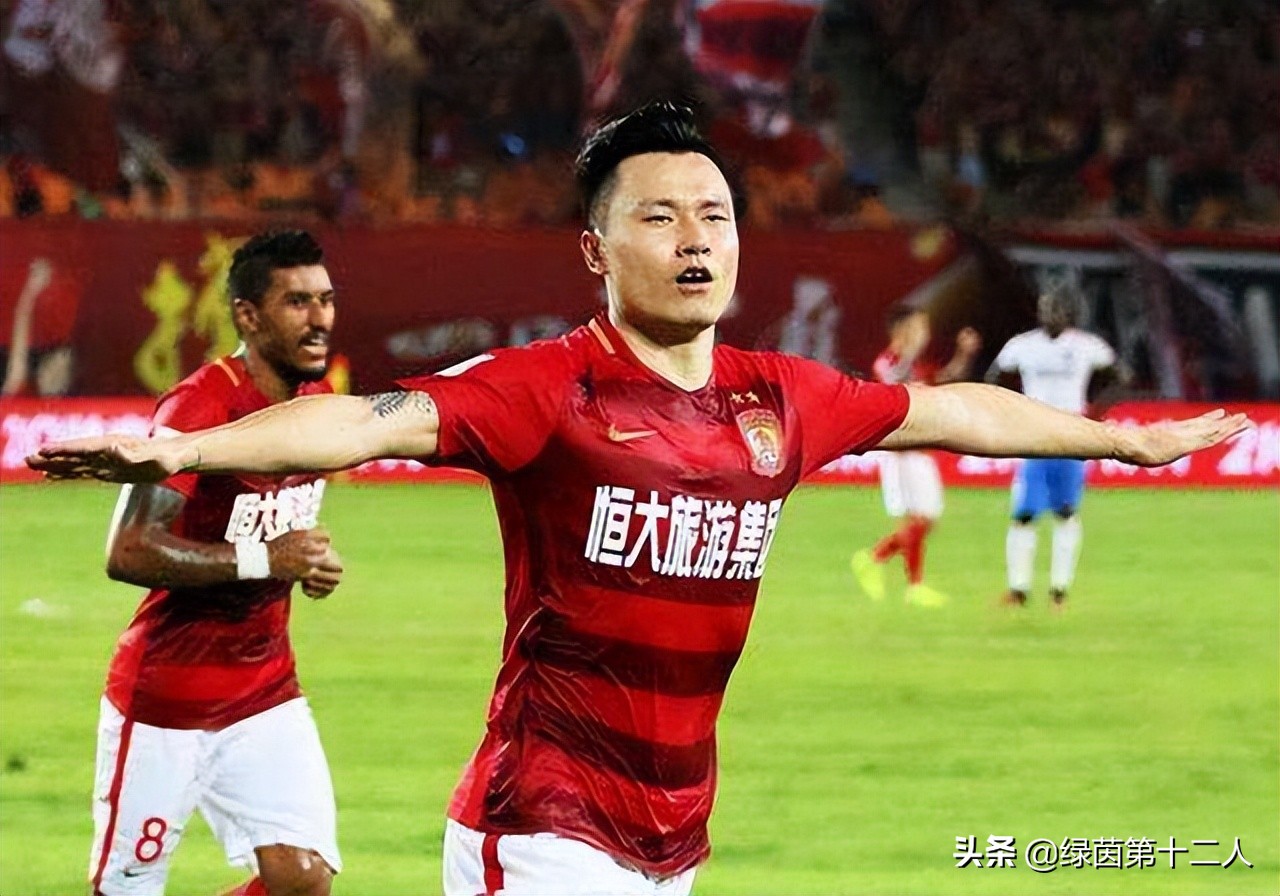 老国脚把中华带到比赛场？当事人高情商回应，球迷：干得漂亮