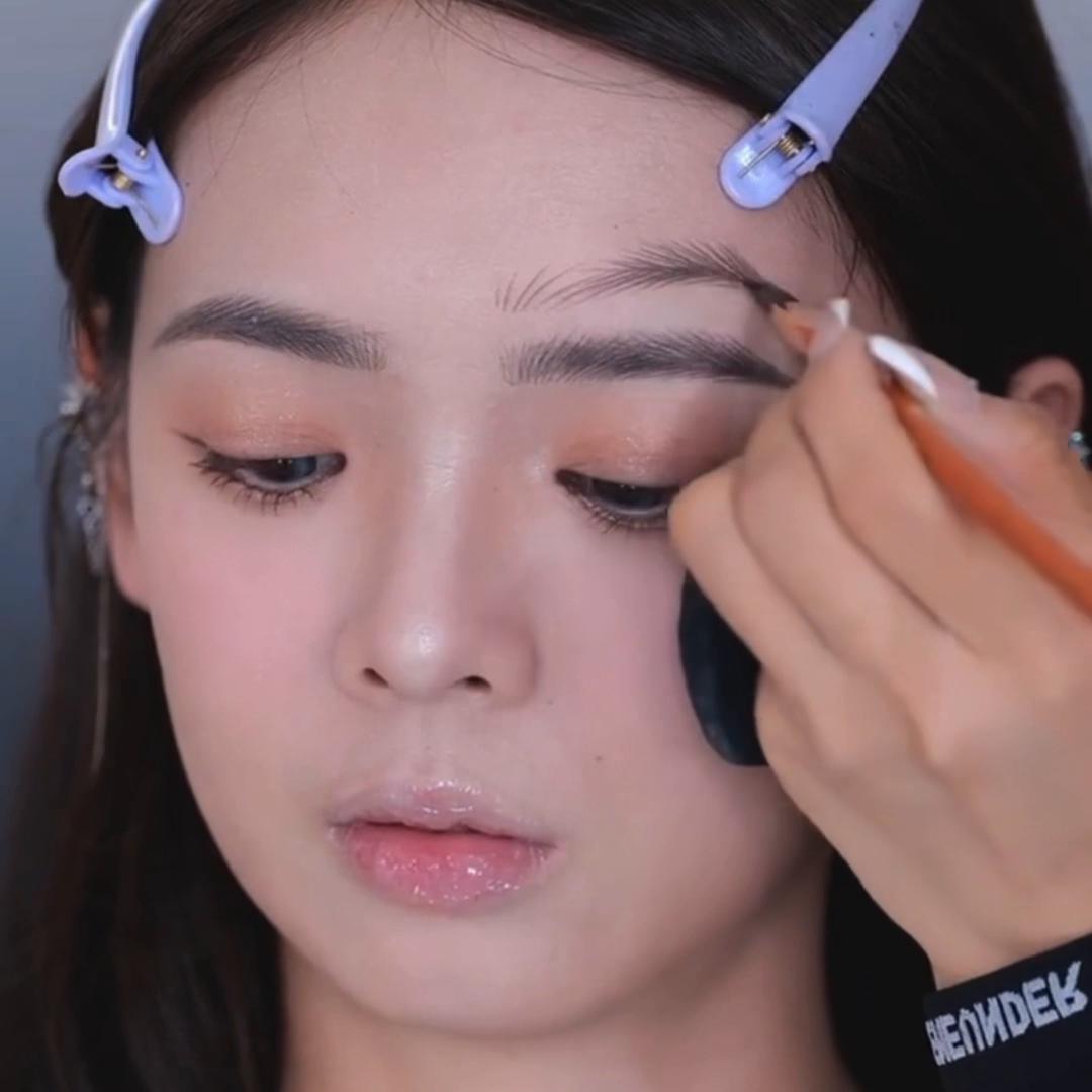 学化妆为啥不建议年纪大的学,劝女孩子千万别学美容