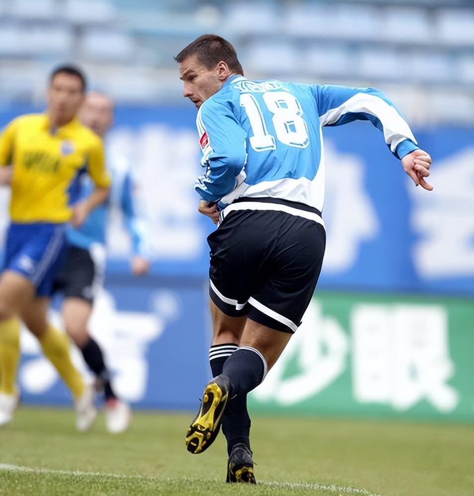 大连实德04亚洲杯决赛进球,大连足球八连冠集锦