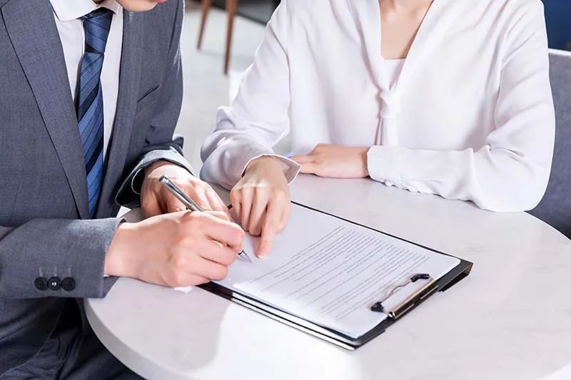 离婚财产在父母名下怎么办,离婚时给对方的财产如何举证