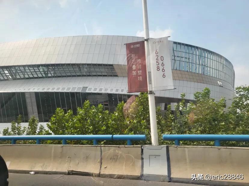 足球第一次上场比赛,第一次去踢足球