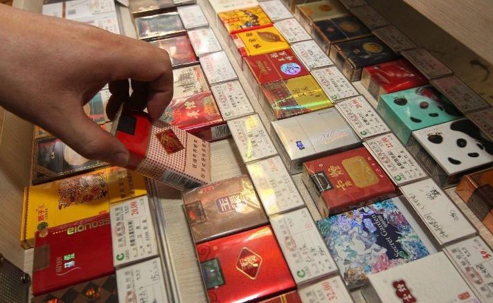 拿了烟草证每个月能拿多少工资,拿下烟草证一年躺赚34万