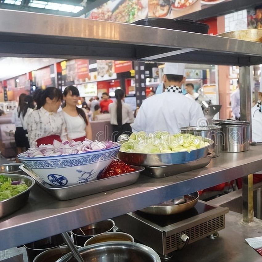 直播带货的红利结束，实体店的春天来了，未来将再造一批富人!