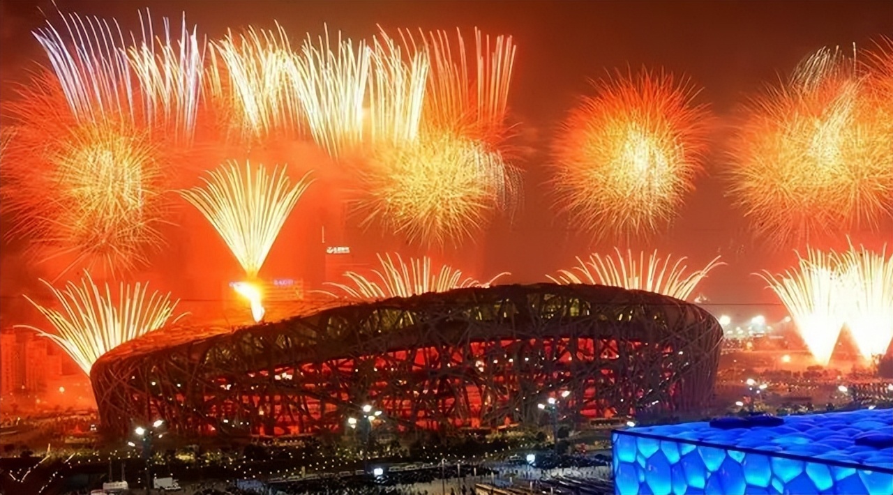 迪拜最漂亮公主长大后,迪拜最美公主戴黄金