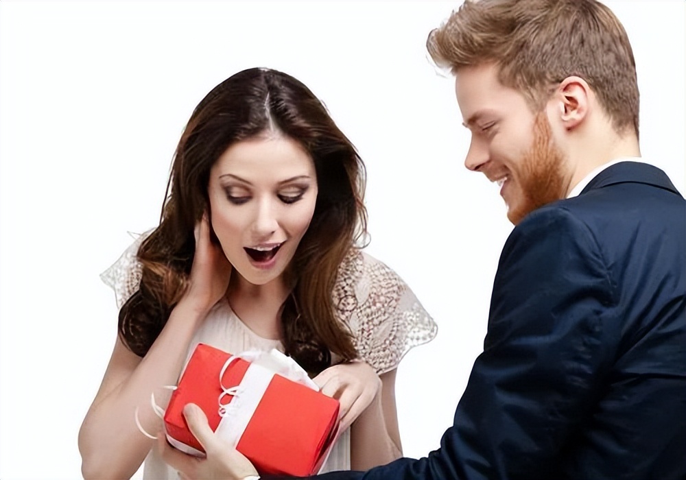 七夕要礼物和送礼物的区别,七夕送礼物比较有纪念意义