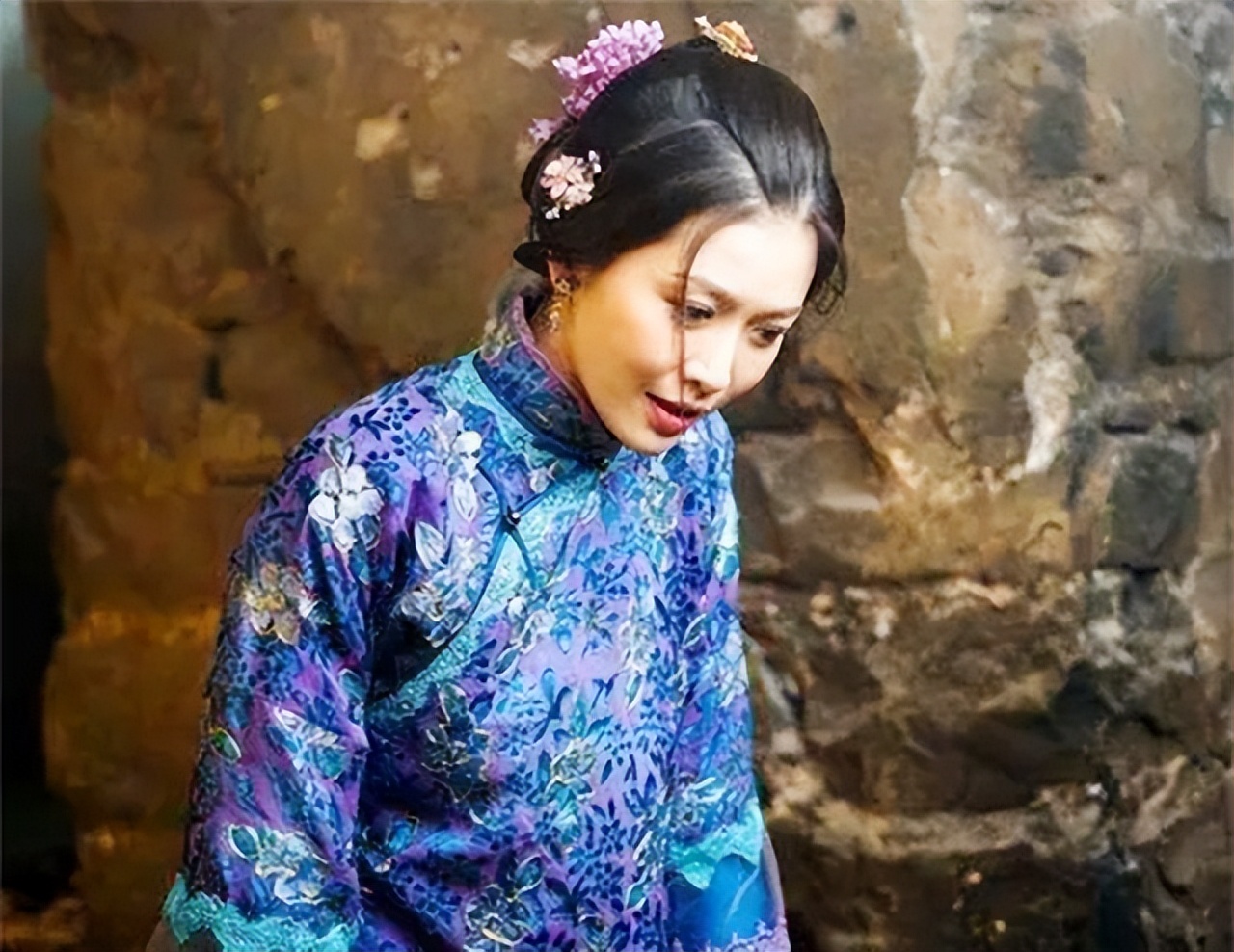 民国第一悍匪,抢72个女人做压寨夫人,死时外衣都没来得及穿