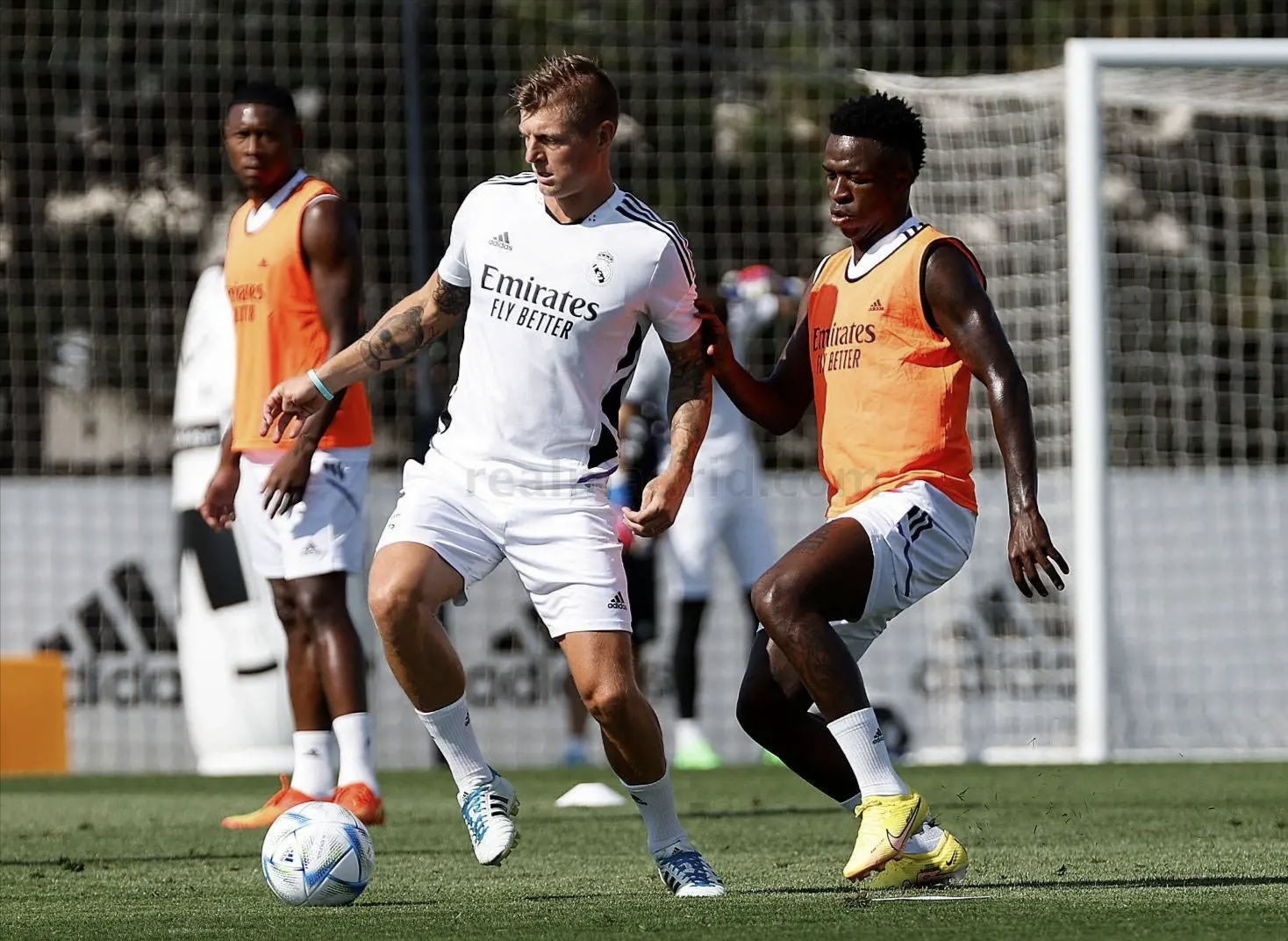 外媒报道皇马夺冠,外媒列皇马与其他7强恩怨