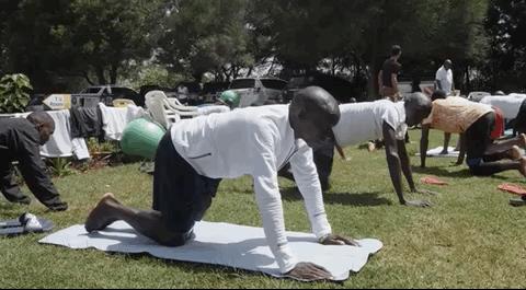 地球上最擅长奔跑的人再次突破极限：拥有最完美跑姿，过极简生活