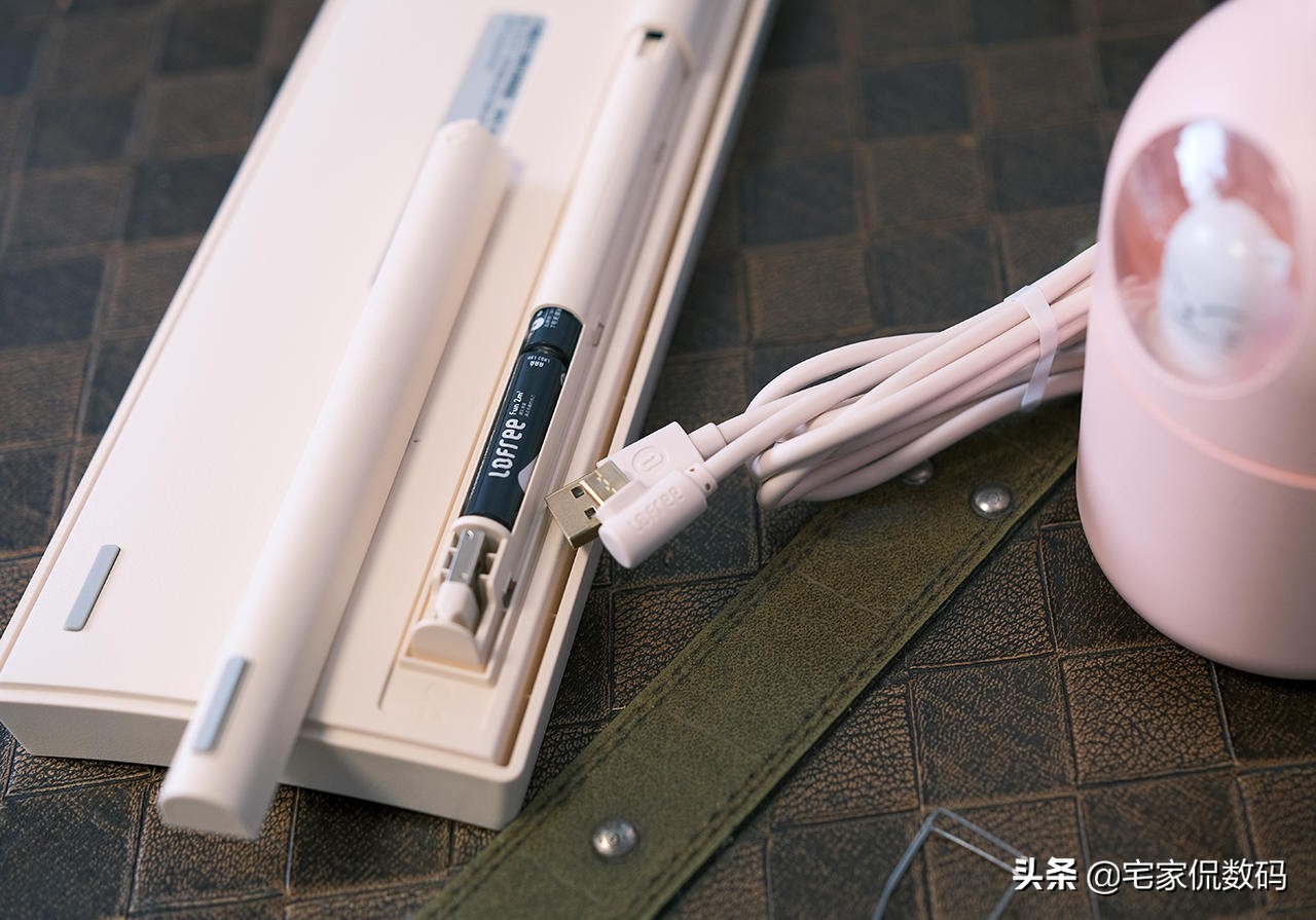 洛斐小翘蓝牙机械键盘开箱组装,洛斐小翘机械键盘测评