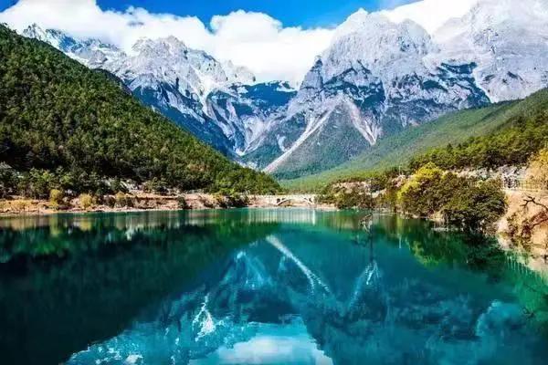 云南旅游各地美食推荐一下,去云南旅游必吃的美食有哪些