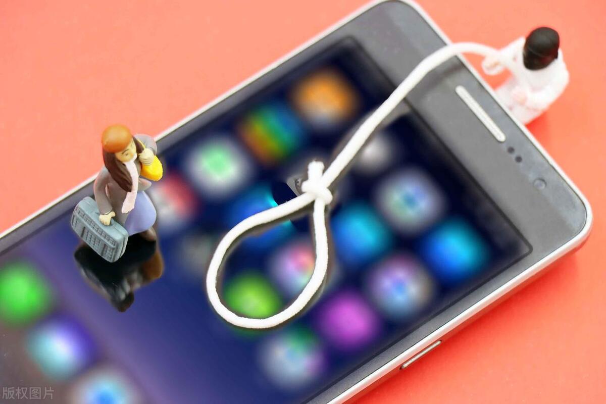 快递收到培训机构退费通知,快递收到退费公告是什么骗局