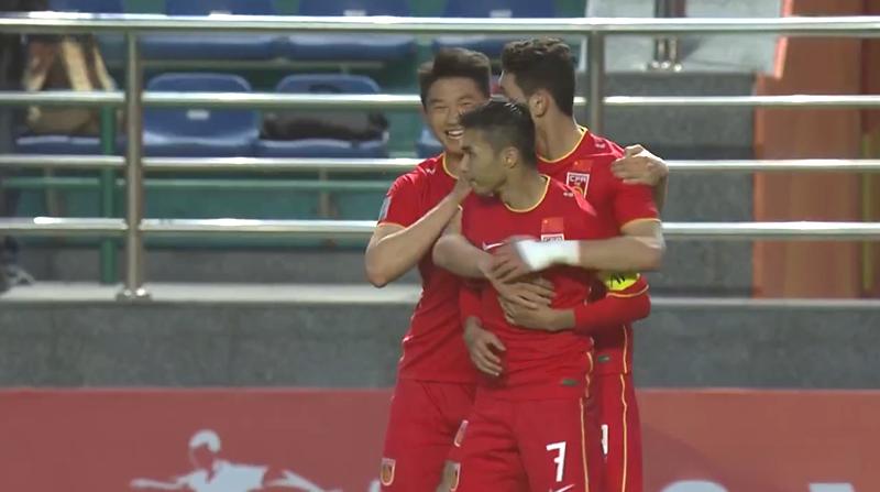 董路批U20国足：进攻你上那么多人干嘛？艾菲尔丁应往角旗区带