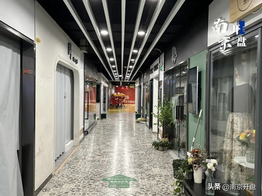 一半被搬空！昔日网红商场正在“老去”