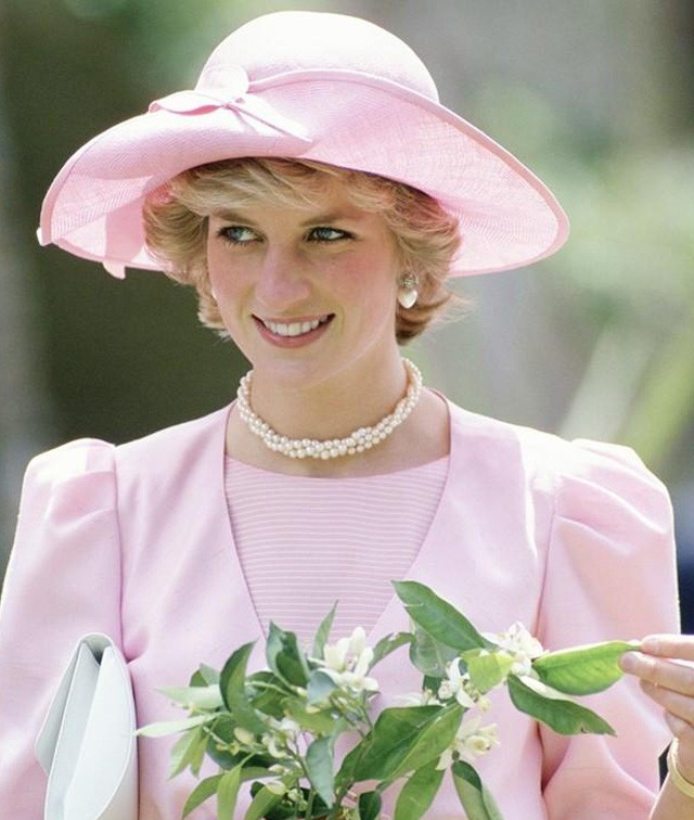 戴安娜特朗普情史,戴安娜离婚后为什么保留王妃头衔