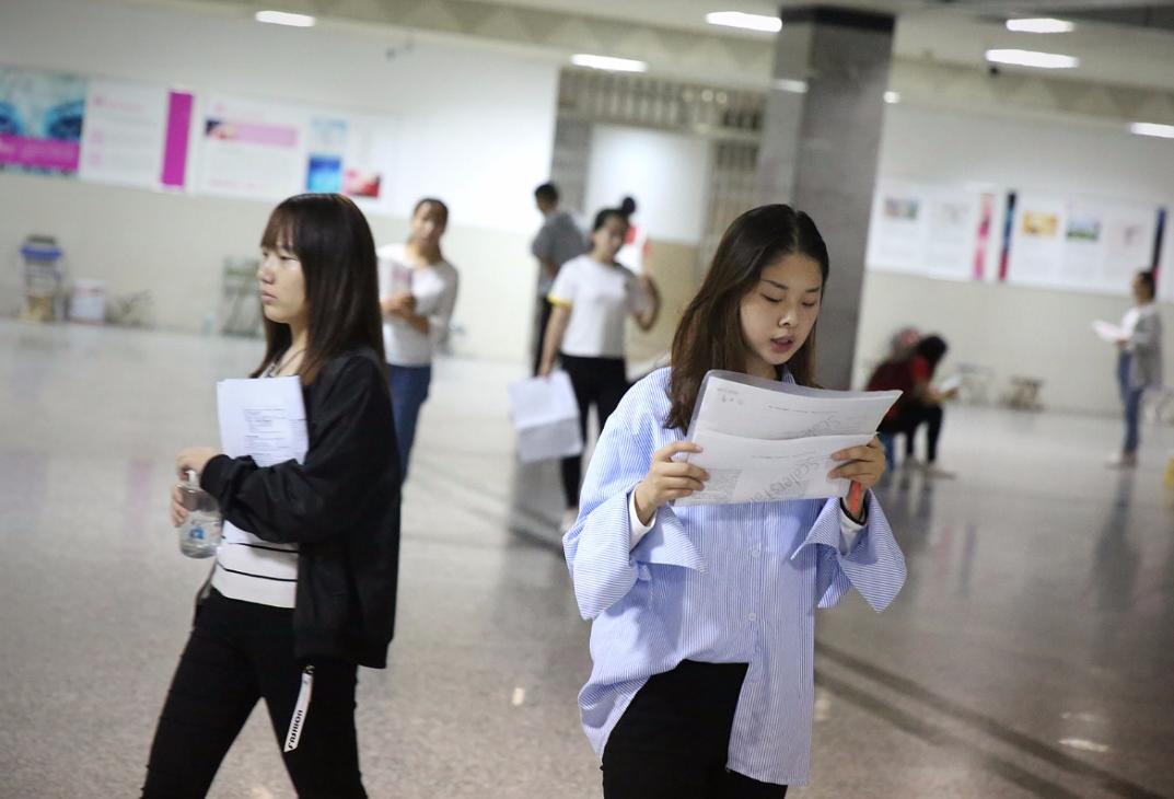 树立榜样人物、提升审美认知，对学生认知思维发展的促进作用