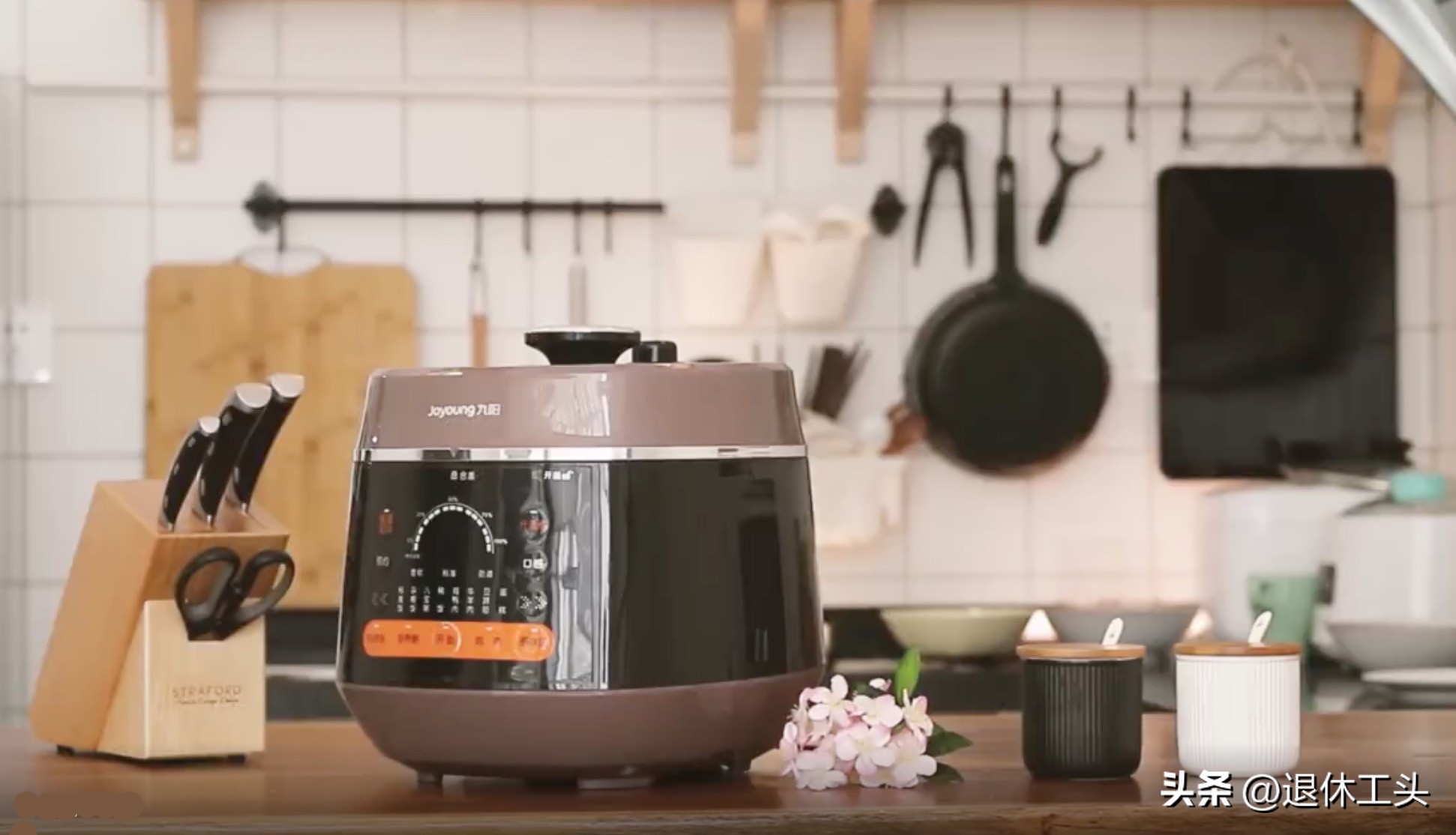 小电压力锅煮饭好吃,用电饭锅煮饭更好吃